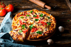 pizza de tomate y albaca